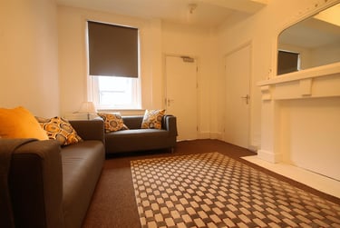 5 bed flat, Hotspur Street, Jesmond Vale, Newcastle, NE65BH - Image 2
